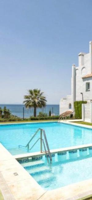 Playa Cristo Amazing Beach Terrace Appartment Estepona Bagian luar foto