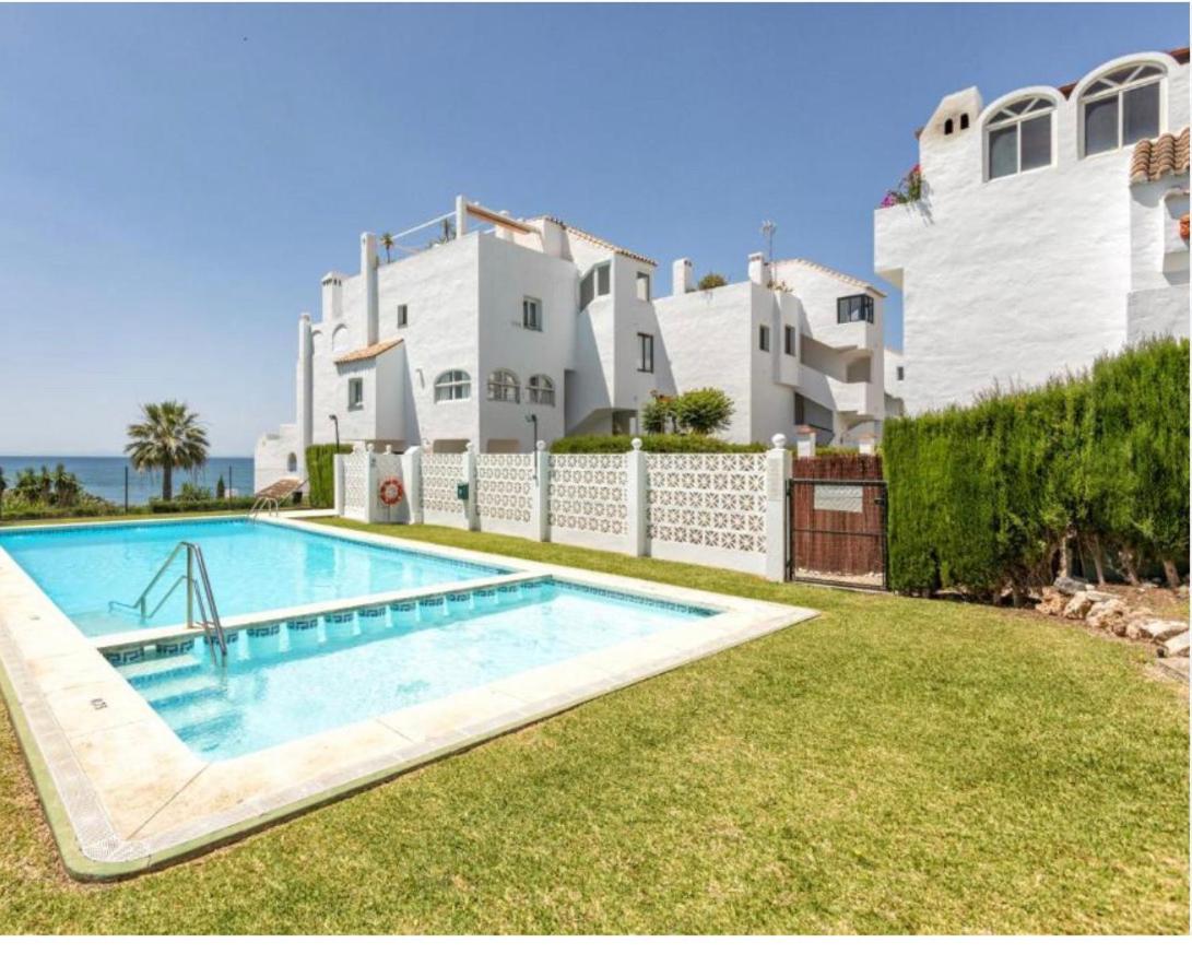 Playa Cristo Amazing Beach Terrace Appartment Estepona Bagian luar foto